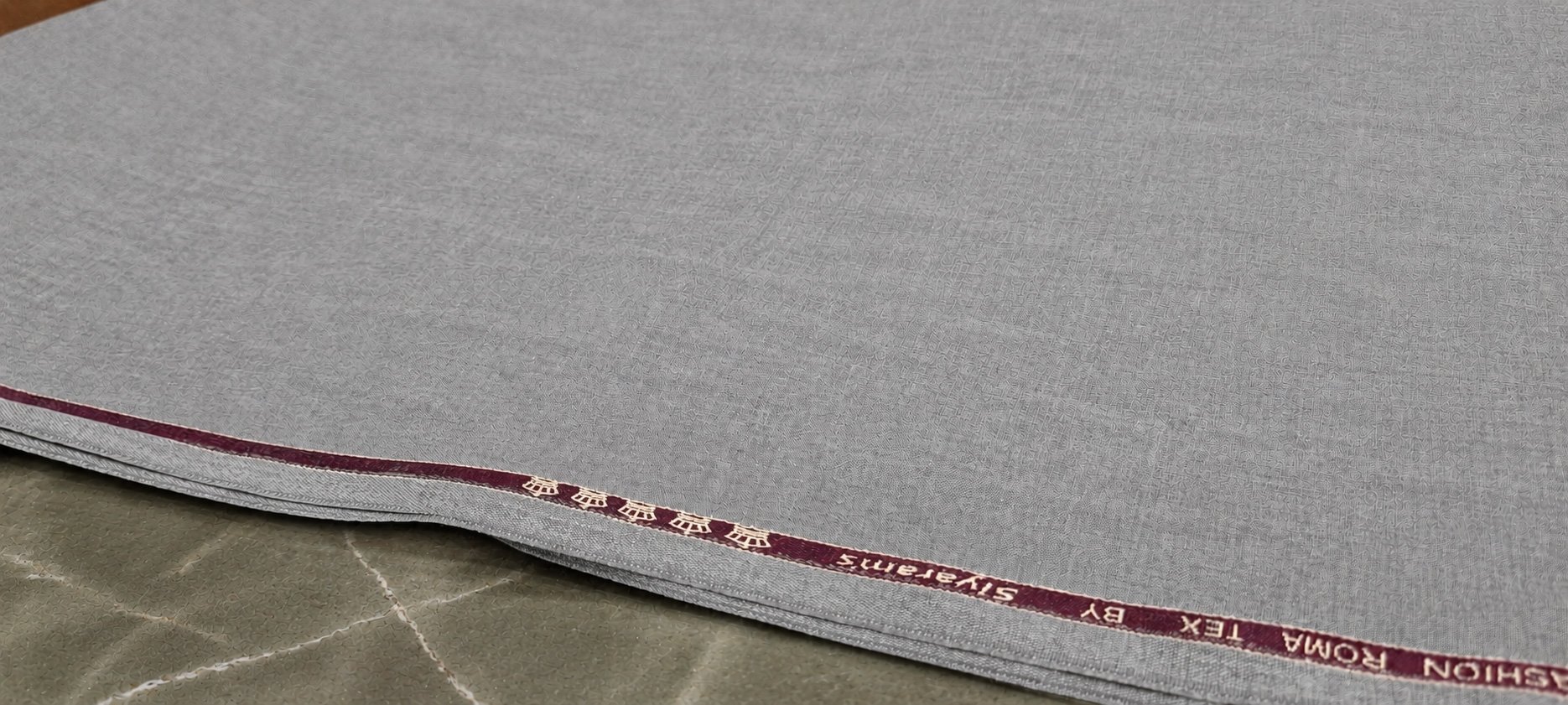 Royal Cashmere Dark Grey — fabric specifications and composition.